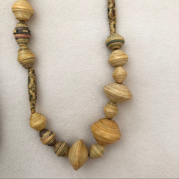 Set of paper bead necklaces - Picture 3 of 5